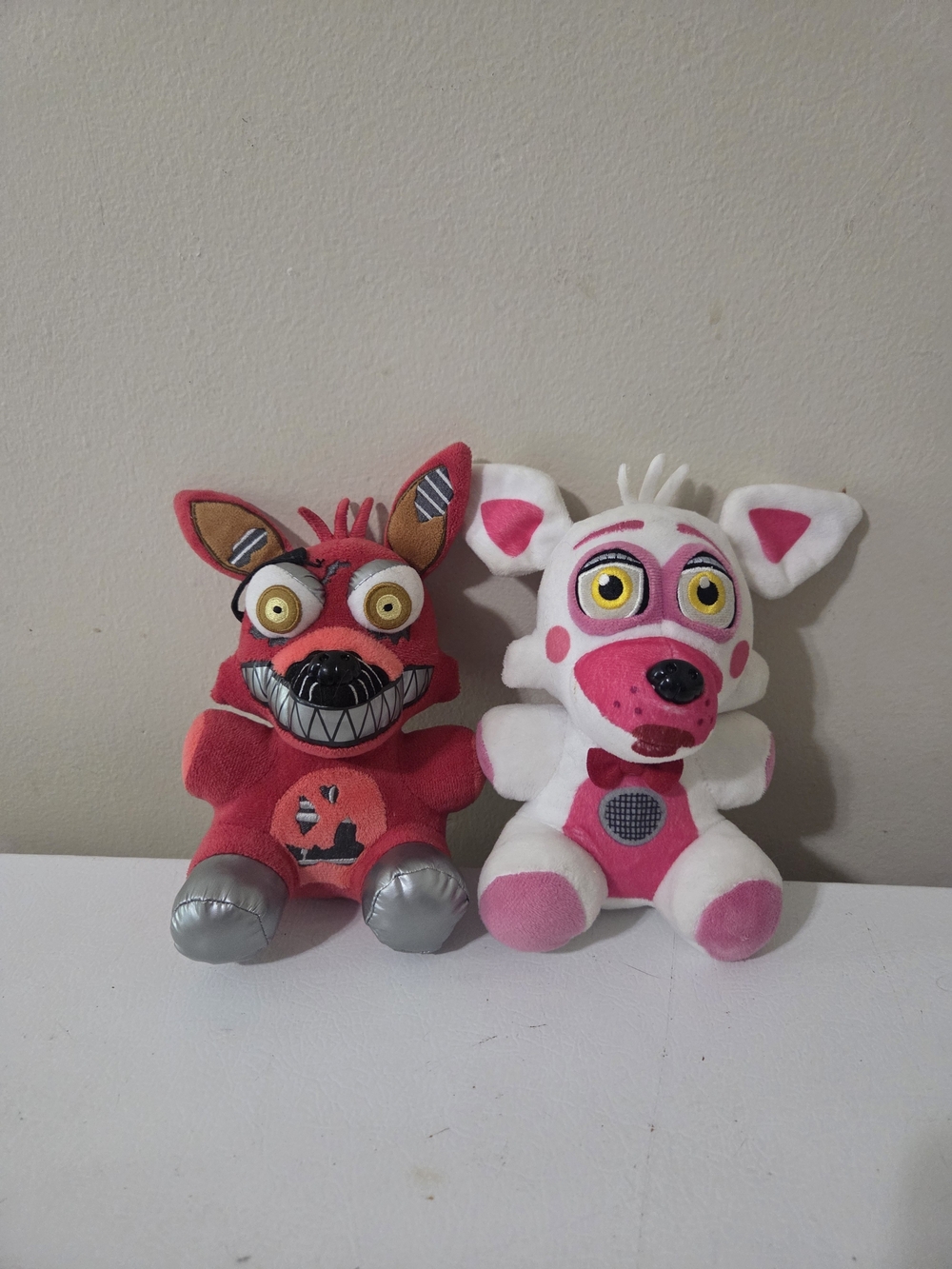 Five Nights At Freddy's set Of 2